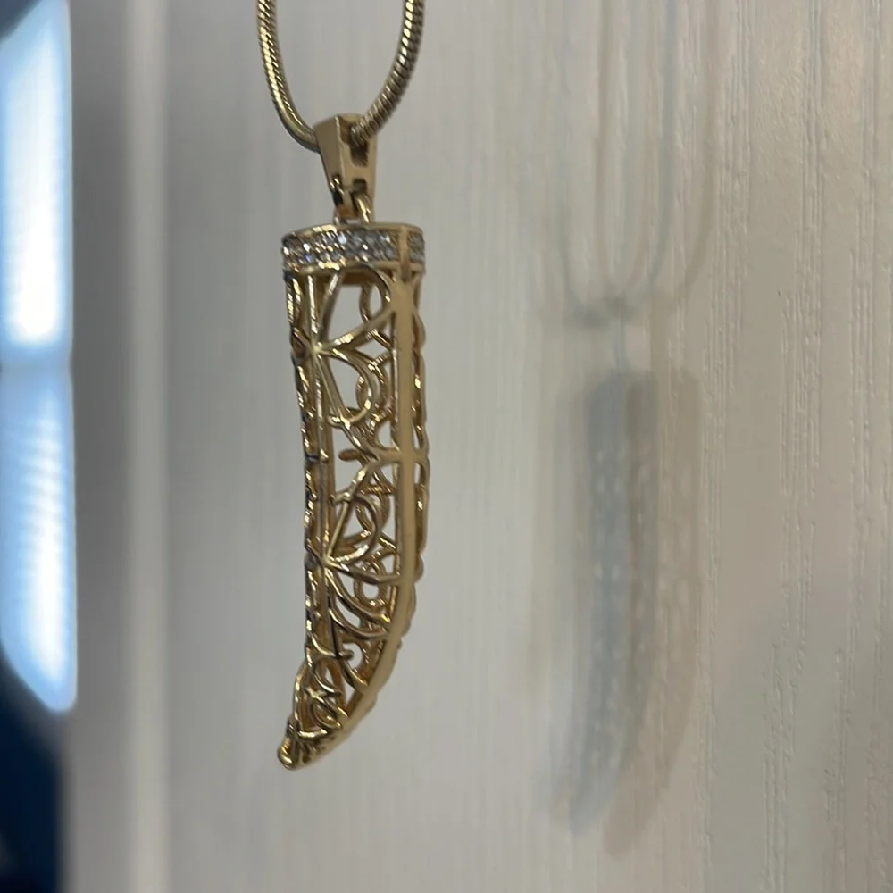 Lot of gold costume necklaces - Picture 4 of 4